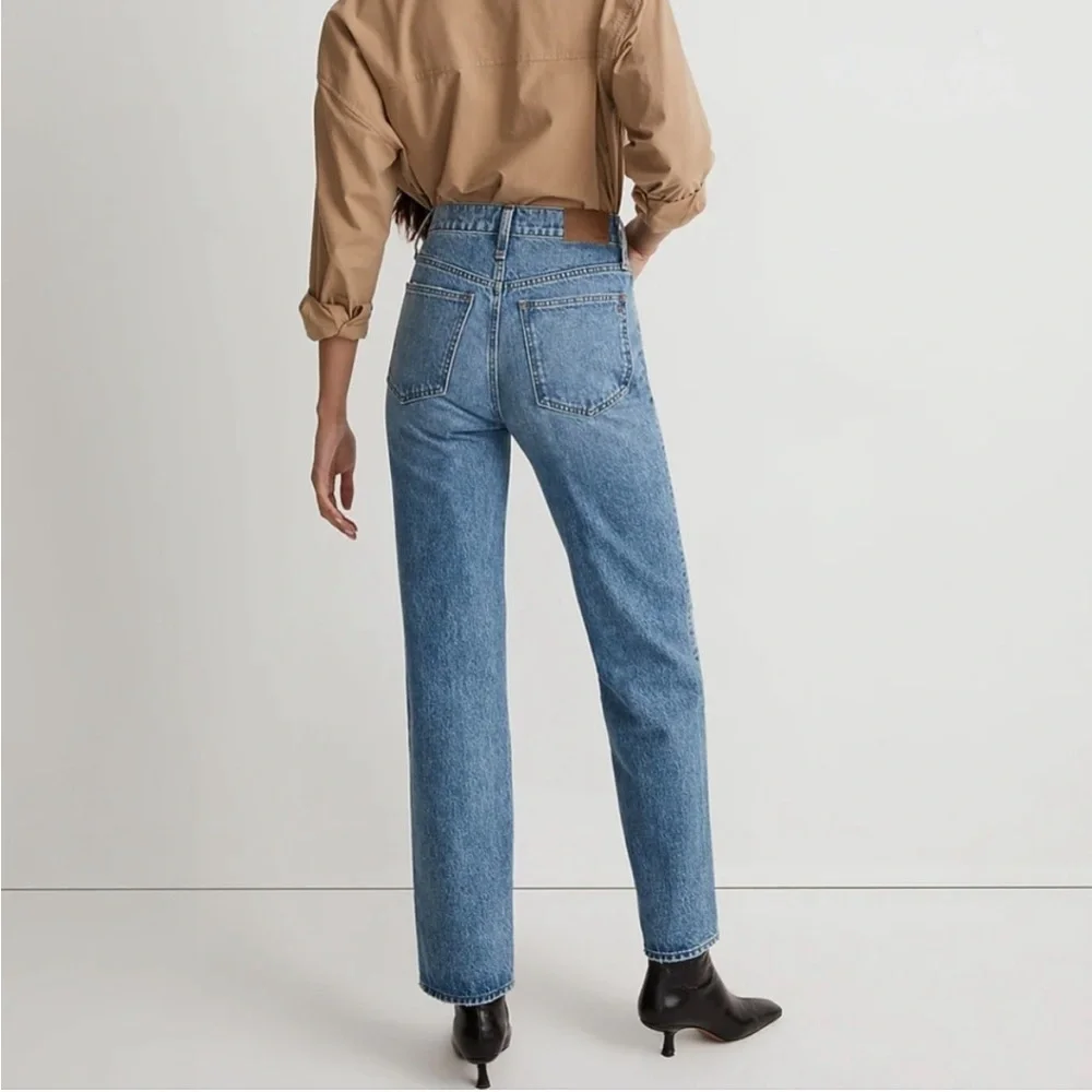 Madewell The Perfect Vintage Straight Jean in Delafield Wash: Button-Fly Edition